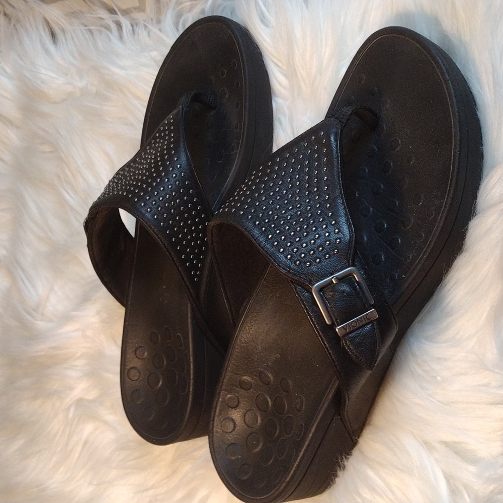 Vionic black leather studded slip on t strap sandals